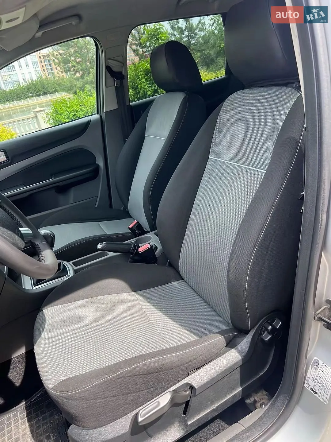 2010 Ford Focus - мініатюра 27