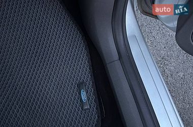 Хэтчбек Ford Focus 2007 в Вишневом