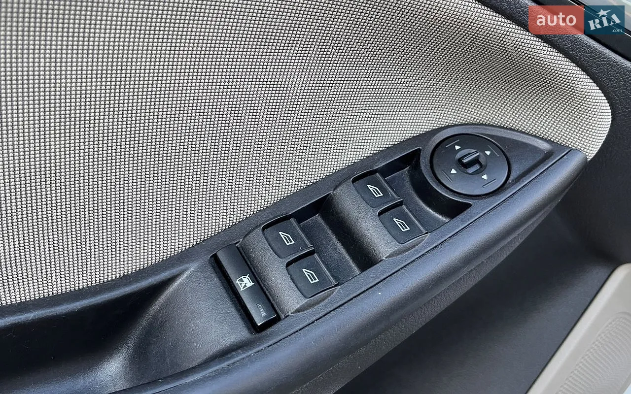 2013 Ford Focus - мініатюра 10