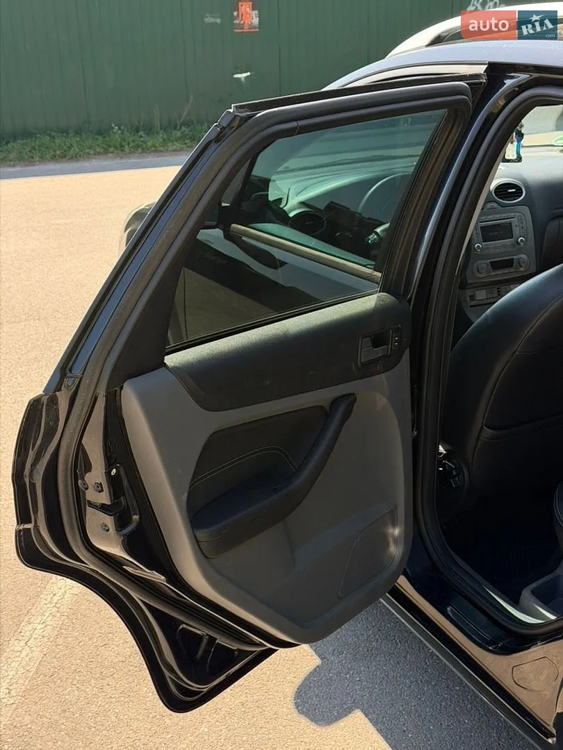 2010 Ford Focus - мініатюра 31
