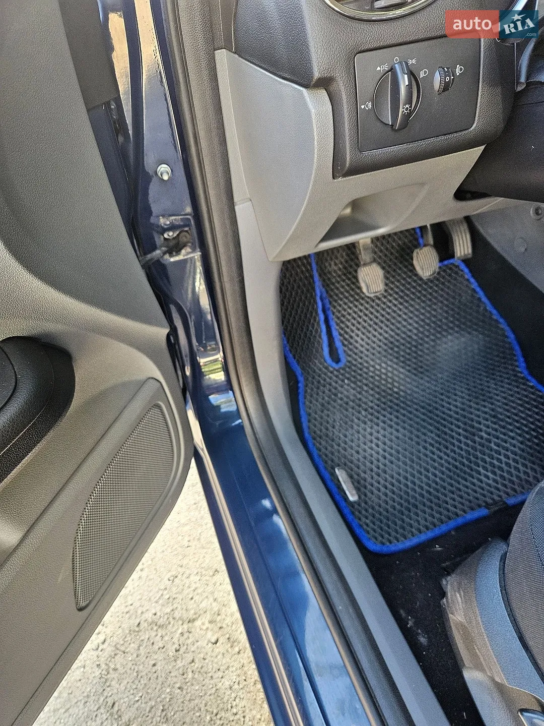 2010 Ford Focus - мініатюра 11