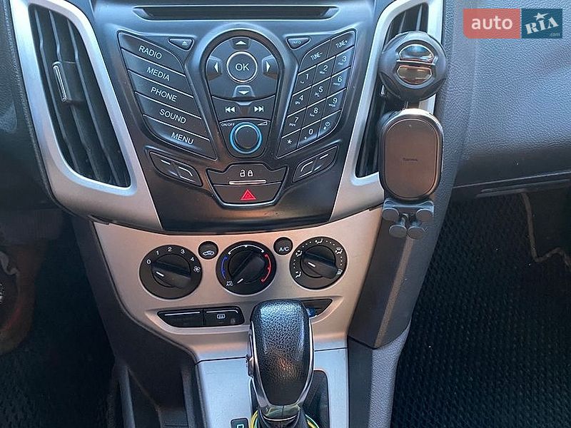 Хетчбек Ford Focus 2014 в Дніпрі
