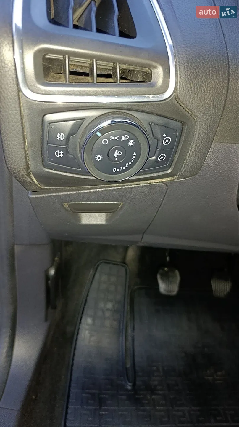 2011 Ford Focus - мініатюра 32