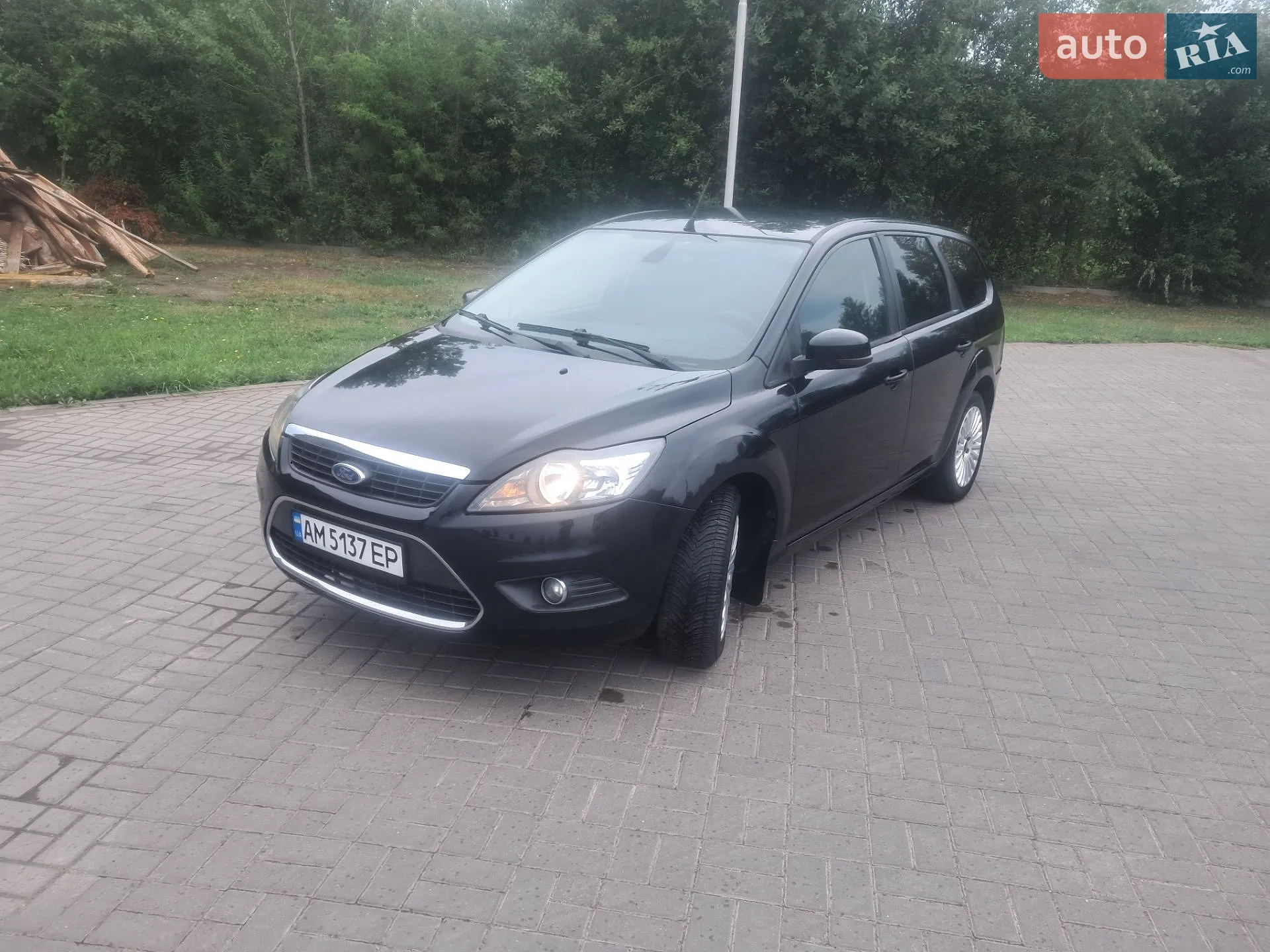 2010 Ford Focus - мініатюра 2