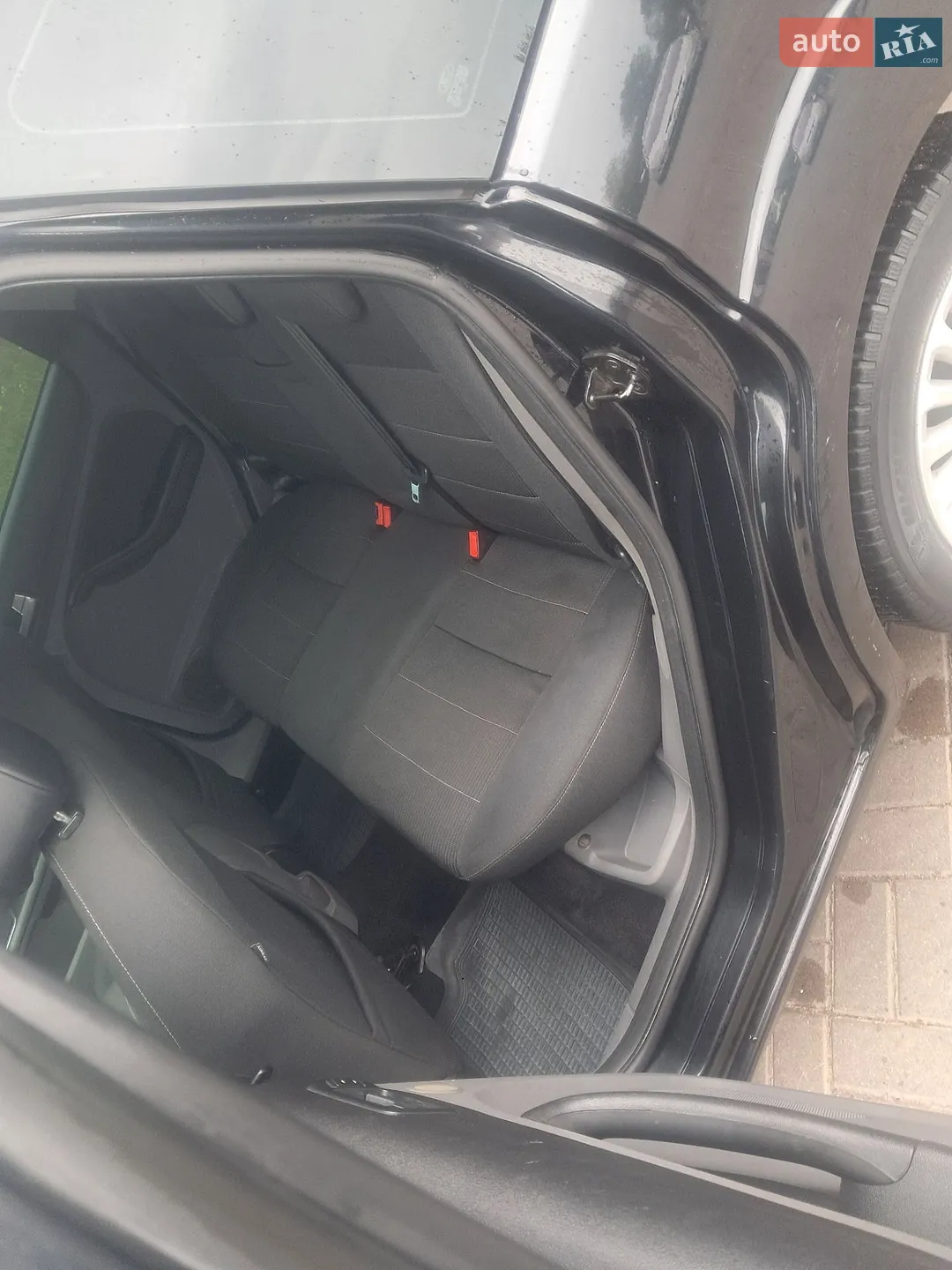 2010 Ford Focus - мініатюра 9