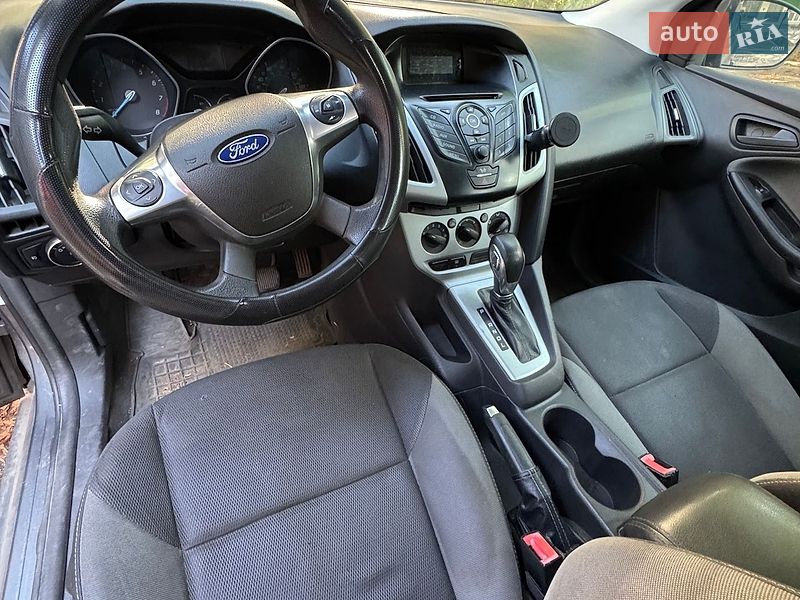 Хэтчбек Ford Focus 2011 в Полтаве фото 2 Хэтчбек Ford Focus 2011 в Полтаве
