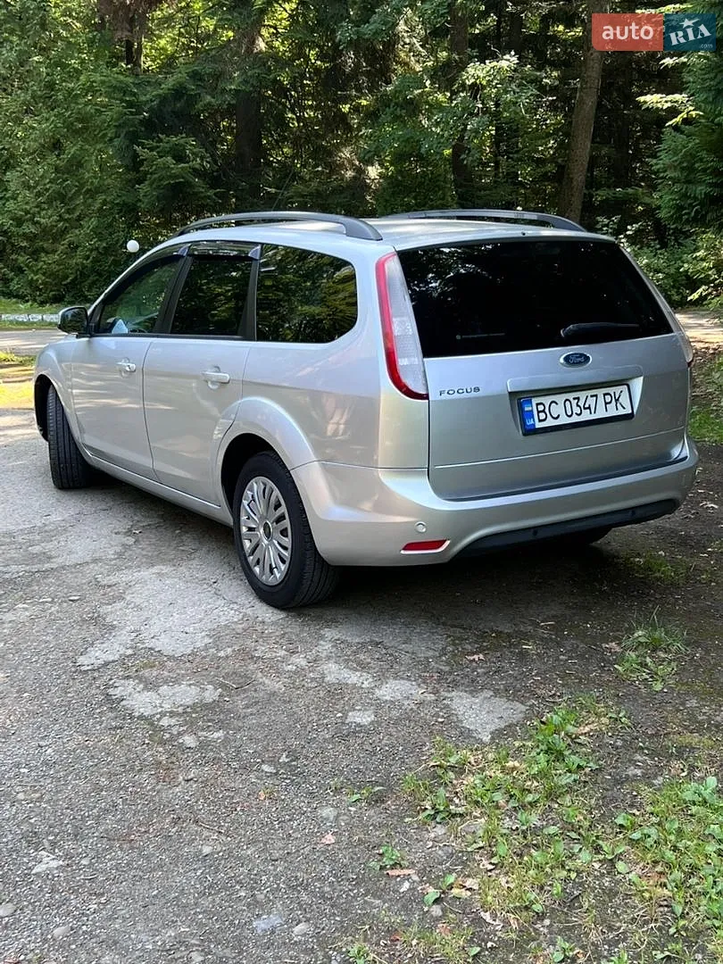 2010 Ford Focus - мініатюра 11