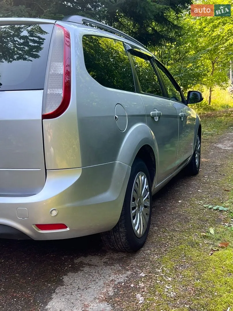 2010 Ford Focus - мініатюра 12