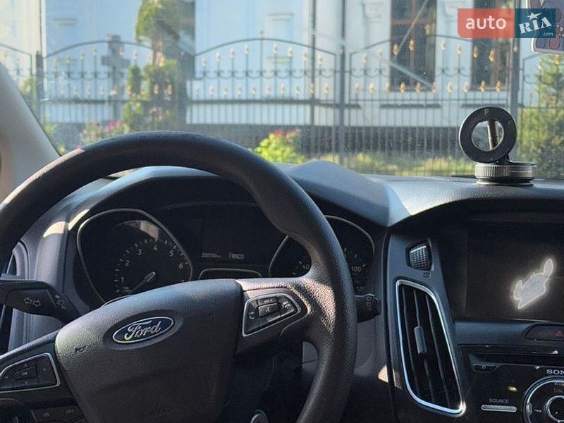 Хетчбек Ford Focus 2017 в Житомирі