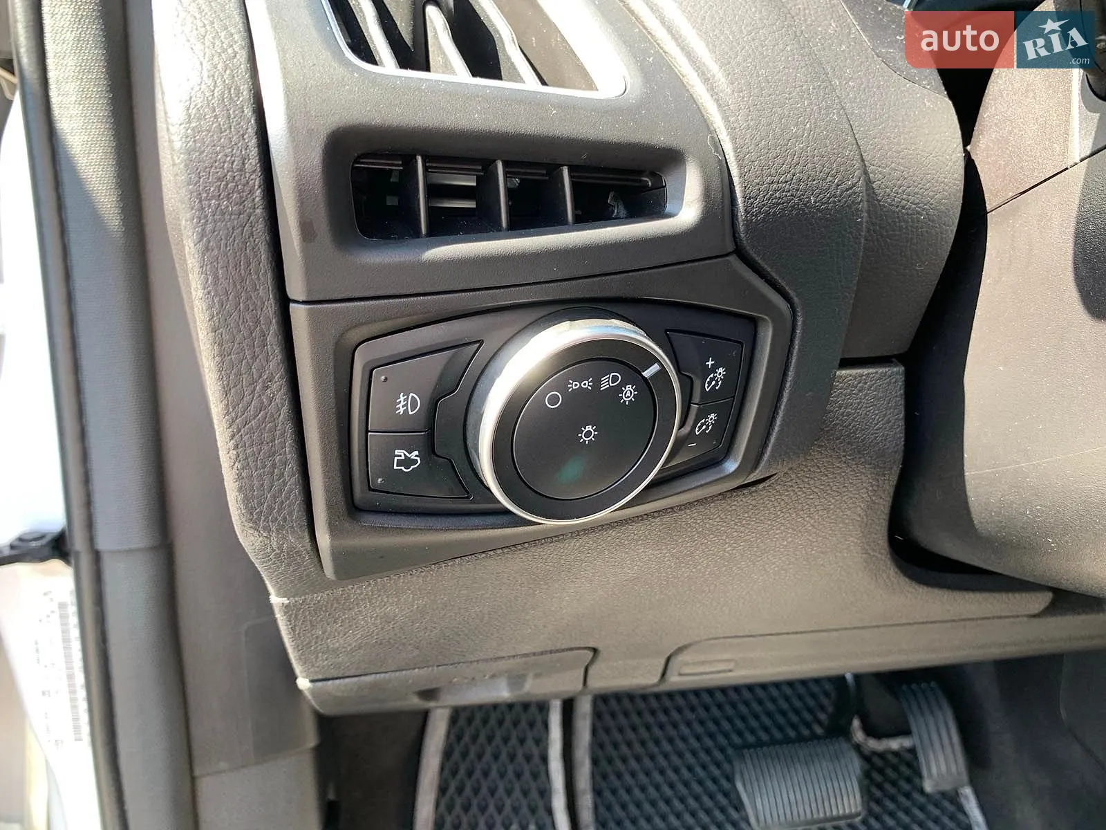 2015 Ford Focus - мініатюра 16
