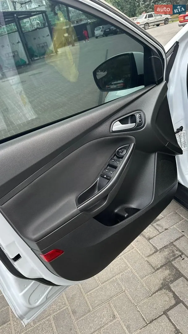 2015 Ford Focus - мініатюра 25