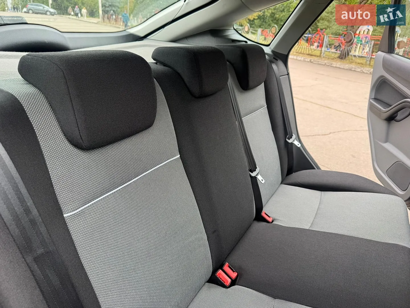 2010 Ford Focus - мініатюра 24