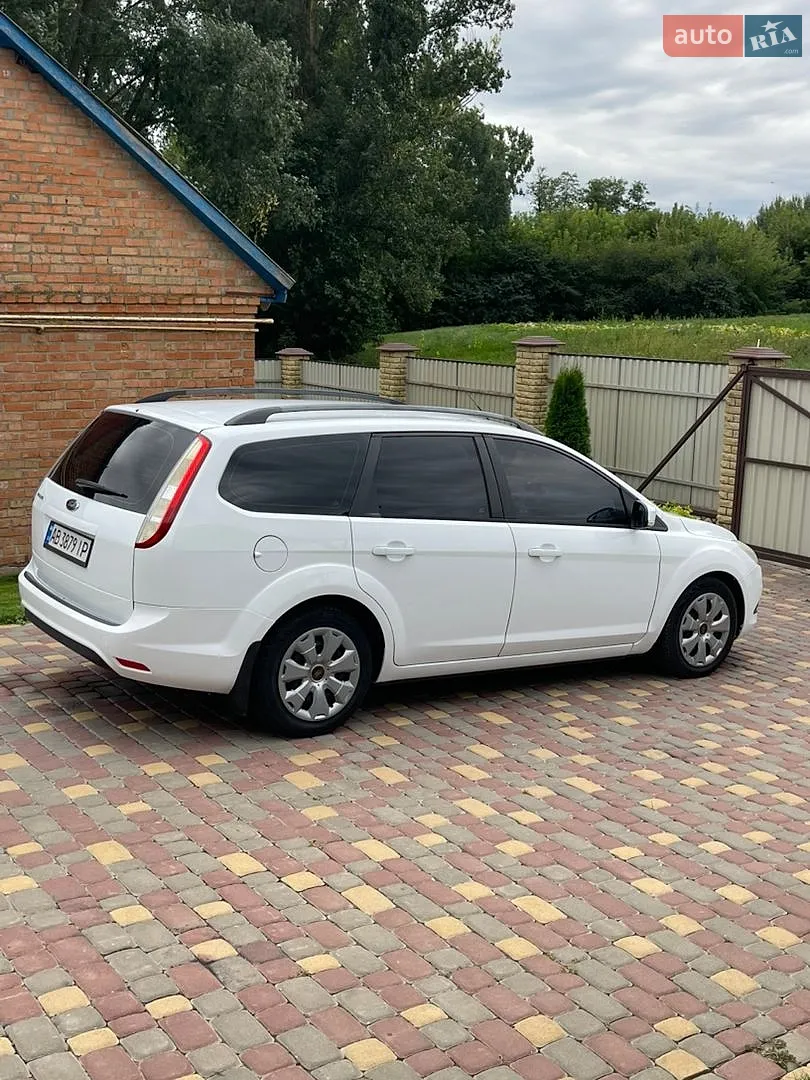 2010 Ford Focus - мініатюра 8
