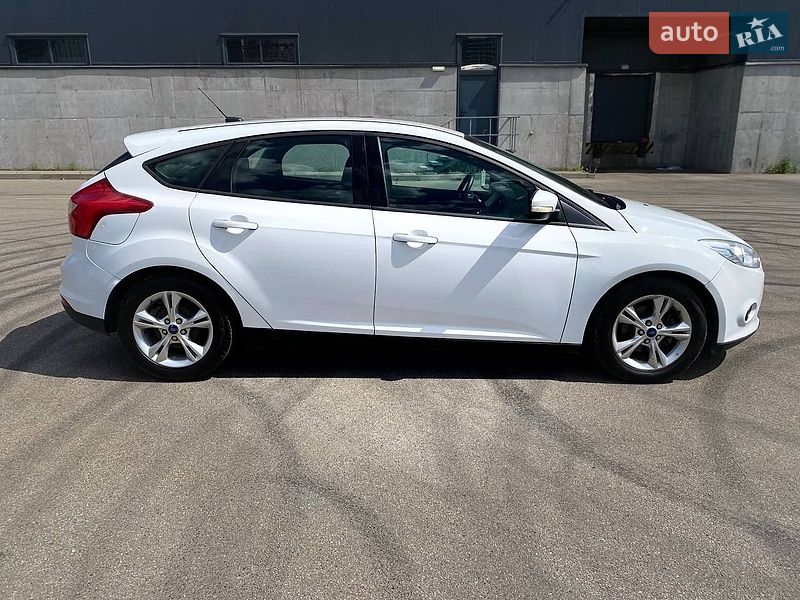 Хэтчбек Ford Focus 2014 в Киеве фото 4 Хэтчбек Ford Focus 2014 в Киеве