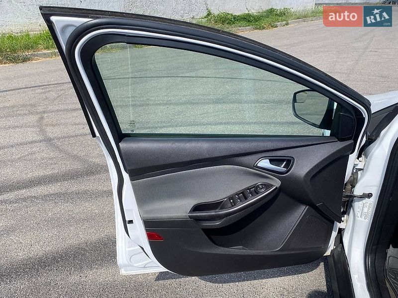 Хэтчбек Ford Focus 2014 в Киеве фото 12 Хэтчбек Ford Focus 2014 в Киеве