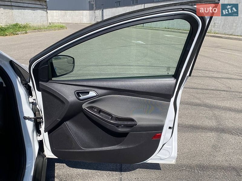 Хэтчбек Ford Focus 2014 в Киеве фото 16 Хэтчбек Ford Focus 2014 в Киеве