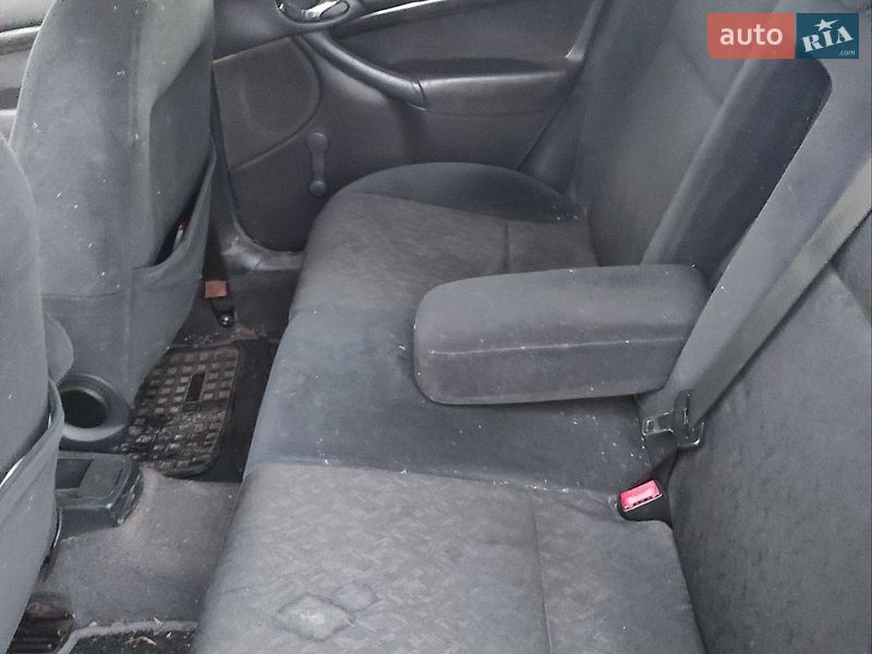 Седан Ford Focus 2000 в Казатине