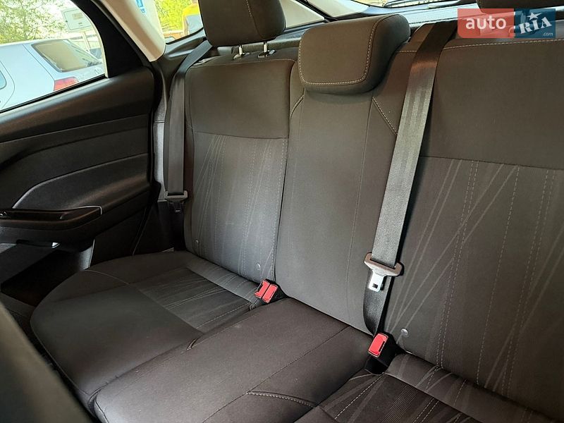 Седан Ford Focus 2015 в Днепре фото 14 Седан Ford Focus 2015 в Днепре