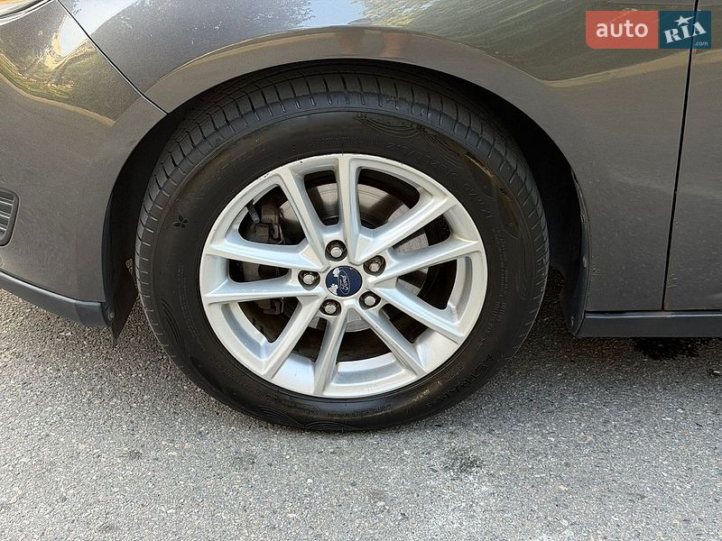 Седан Ford Focus 2015 в Днепре фото 18 Седан Ford Focus 2015 в Днепре
