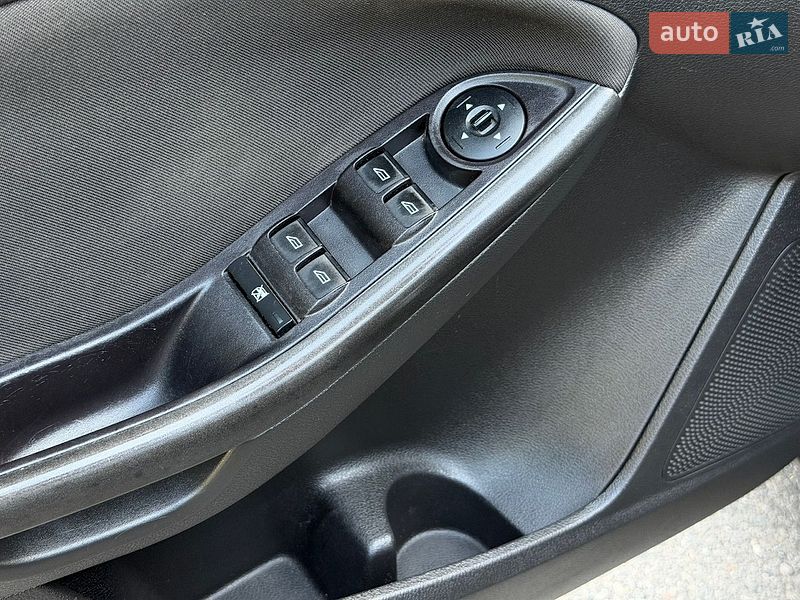 Седан Ford Focus 2015 в Днепре фото 38 Седан Ford Focus 2015 в Днепре