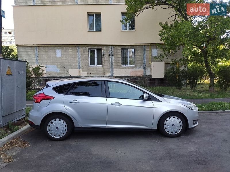 Хэтчбек Ford Focus 2015 в Киеве фото 4 Хэтчбек Ford Focus 2015 в Киеве