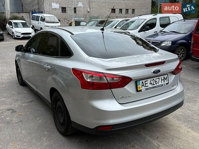 Седан Ford Focus 2013 в Дніпрі фото 5 Седан Ford Focus 2013 в Дніпрі