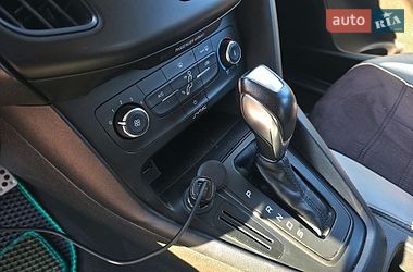 Хэтчбек Ford Focus 2015 в Киеве