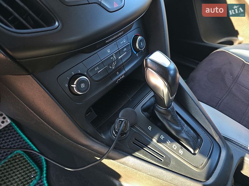 Хэтчбек Ford Focus 2015 в Киеве