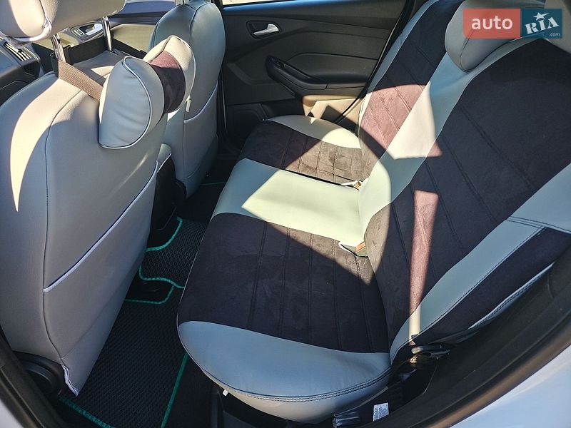 Хэтчбек Ford Focus 2015 в Киеве