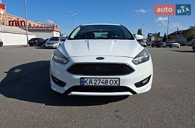 Хэтчбек Ford Focus 2015 в Киеве
