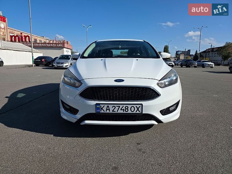 Хэтчбек Ford Focus 2015 в Киеве