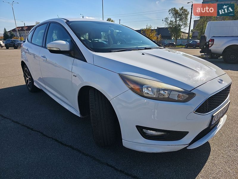 Хэтчбек Ford Focus 2015 в Киеве