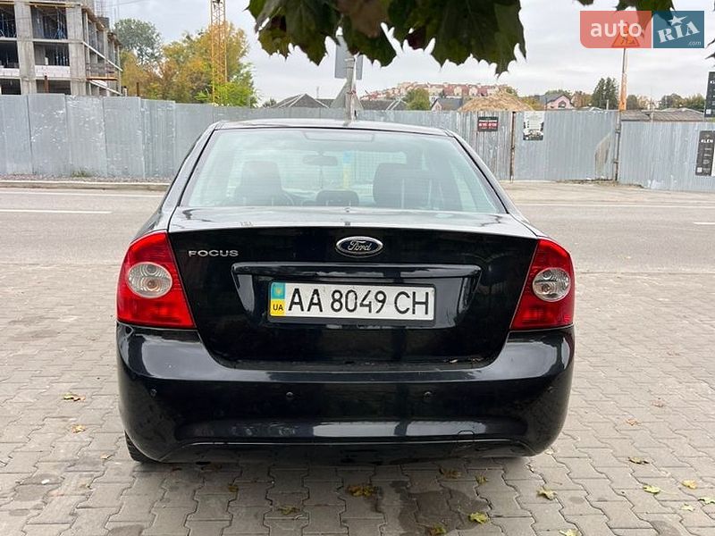 Седан Ford Focus 2011 в Счастливом
