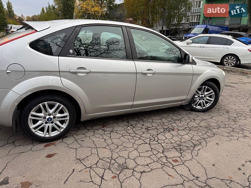 Хэтчбек Ford Focus 2008 в Киеве