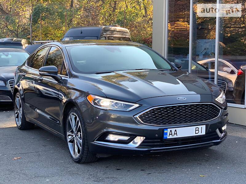 Седан Ford Fusion 2017 в 