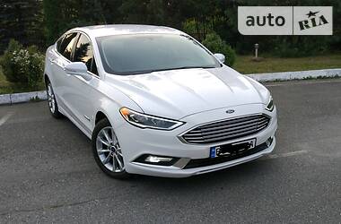 Седан Ford Fusion 2016 в Стрию