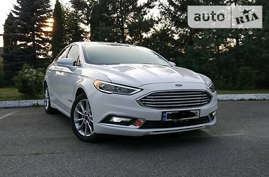 Седан Ford Fusion 2016 в Стрию