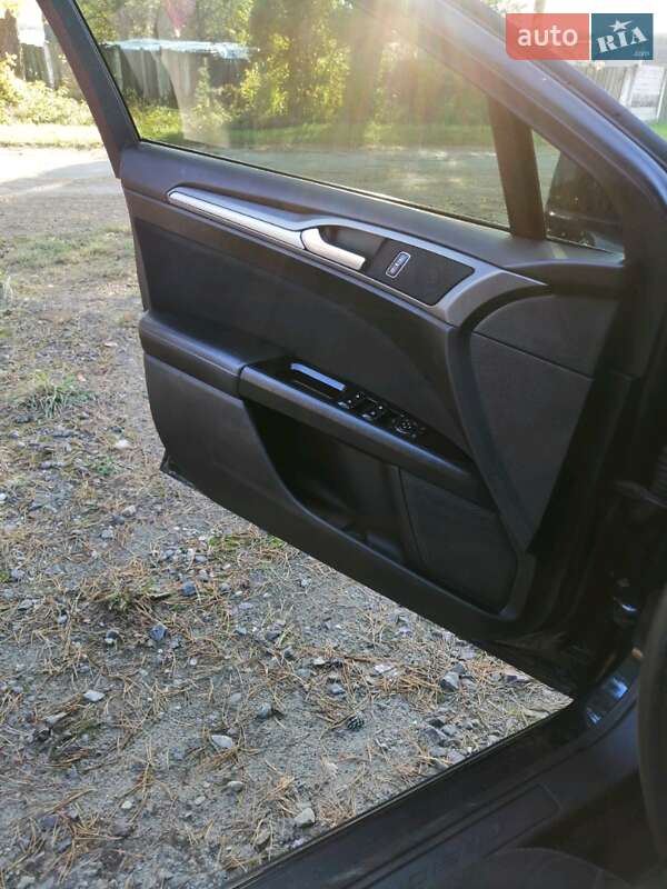 Седан Ford Fusion 2014 в Яворове