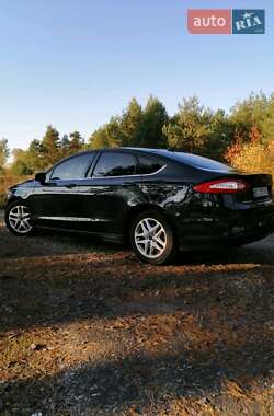 Седан Ford Fusion 2014 в 