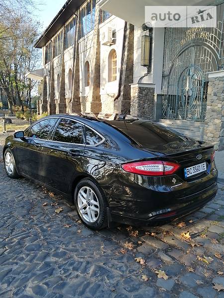 Седан Ford Fusion 2014 в Львові