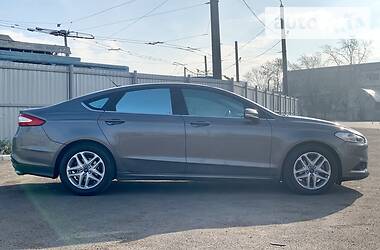 Седан Ford Fusion 2015 в Одесі