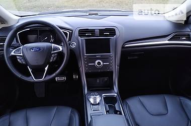 Седан Ford Fusion 2018 в 