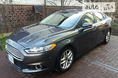 Седан Ford Fusion 2016 в 