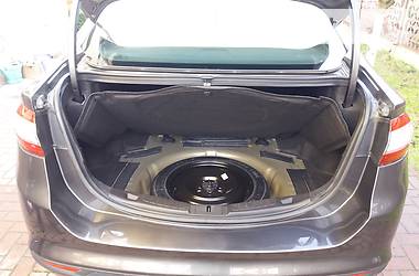 Седан Ford Fusion 2016 в 
