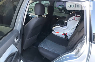 Хэтчбек Ford Fusion 2004 в 