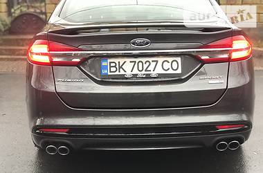 Седан Ford Fusion 2016 в 