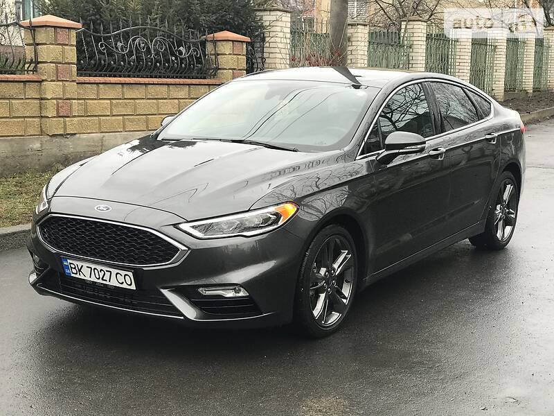 Седан Ford Fusion 2016 в 