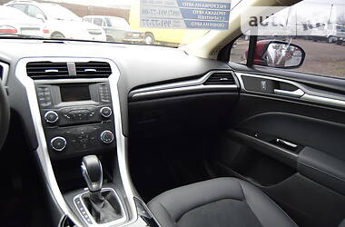 Седан Ford Fusion 2013 в 