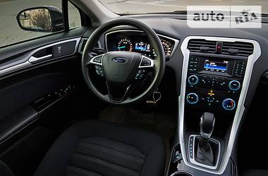 Седан Ford Fusion 2015 в 
