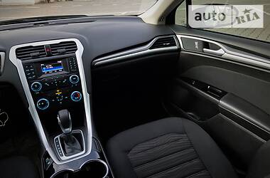 Седан Ford Fusion 2015 в 